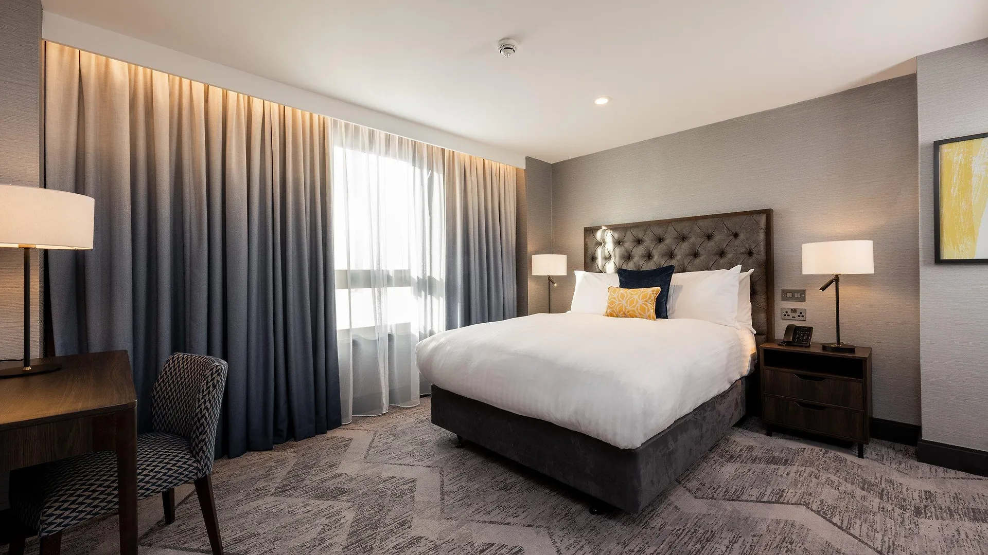 Voco Edinburgh - Haymarket By Ihg 4*,